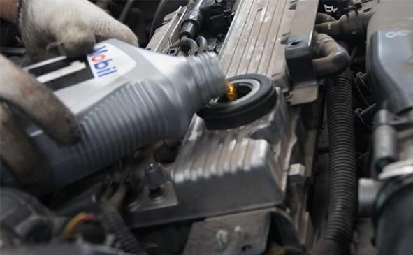 4s店新车首保保养项目要钱吗,新车首保到底要多少公里保养