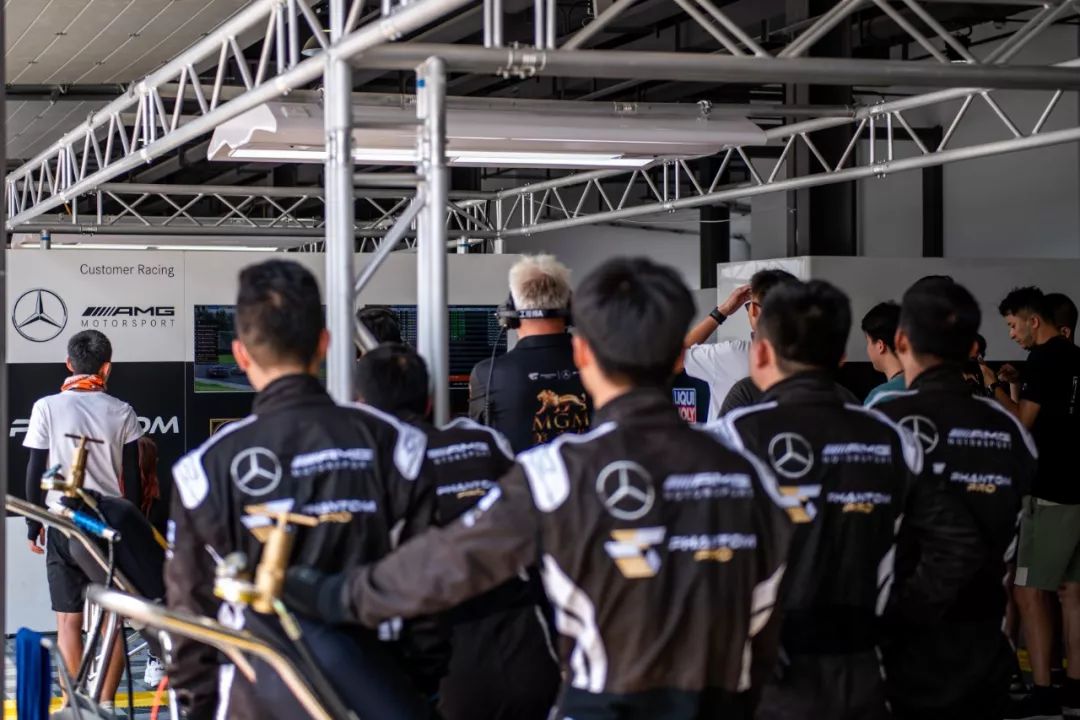 钢铁赛道雨中热战·ChinaGT上演秦皇岛首轮超跑对决