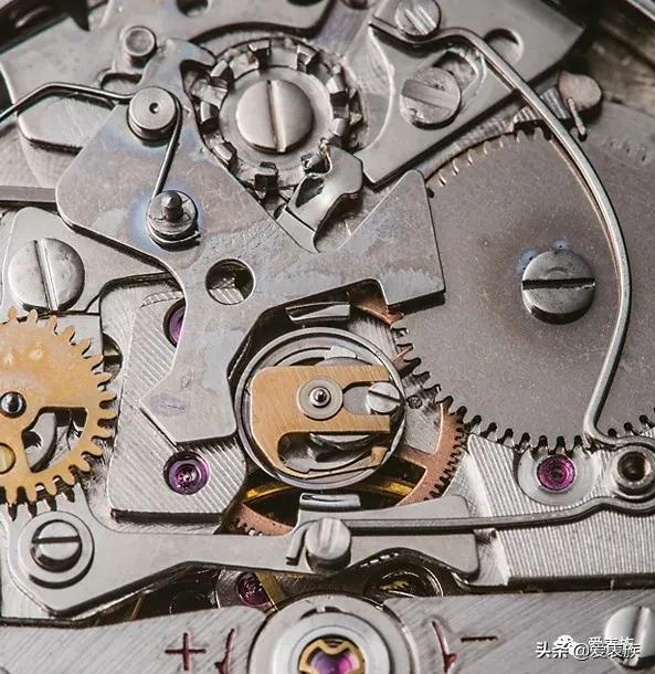科普精工6030石英机芯,精工6r35机芯对比80机芯
