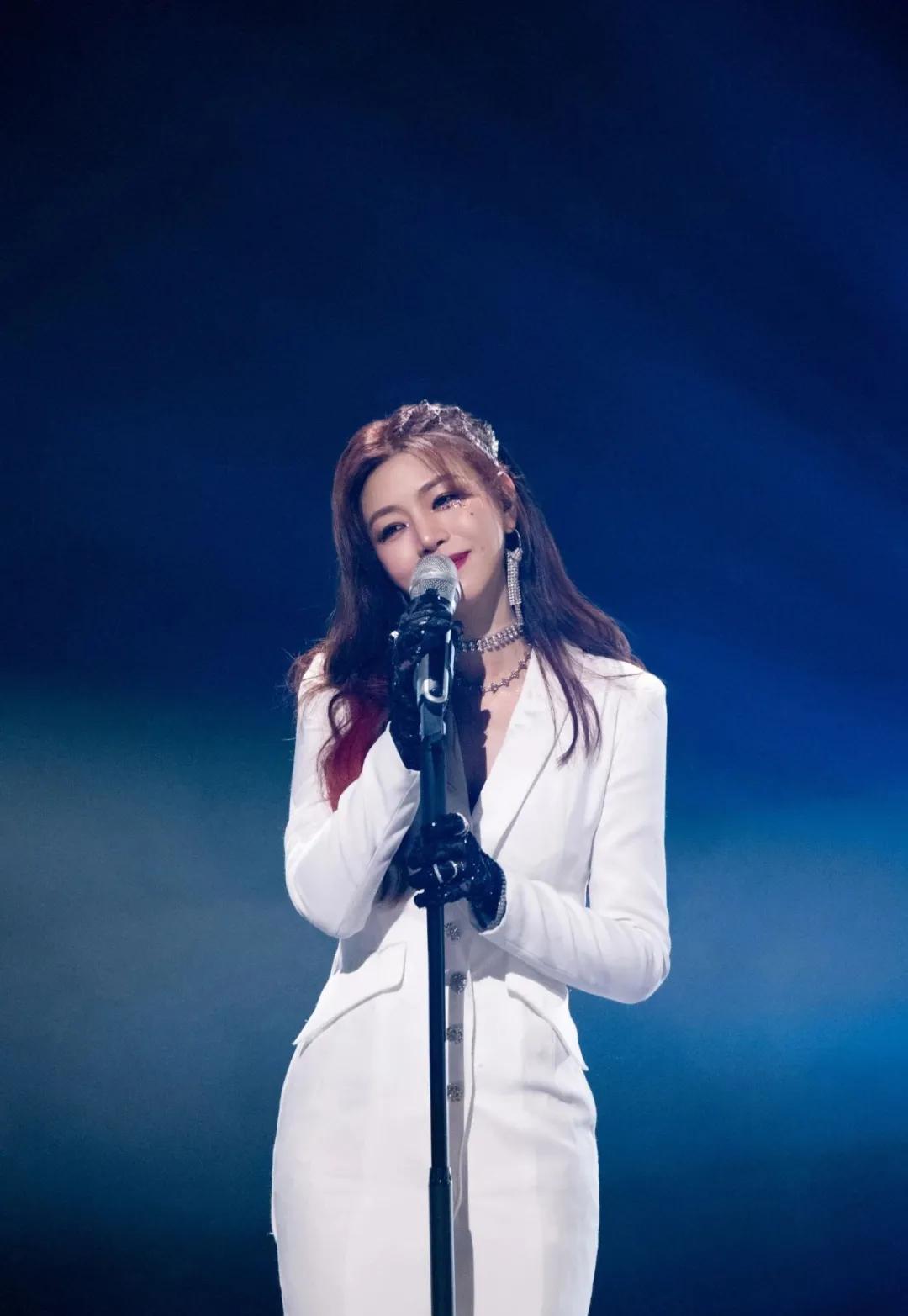 《浪姐2》土味小笼包陈妍希意外开挂，撞脸地表最强洋娃娃...