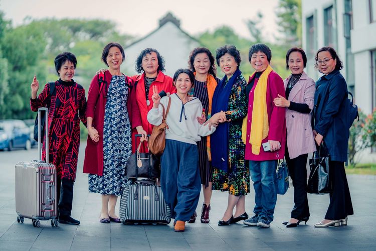 岁月不老我们不散全文,岁月不老我们不散什么意思