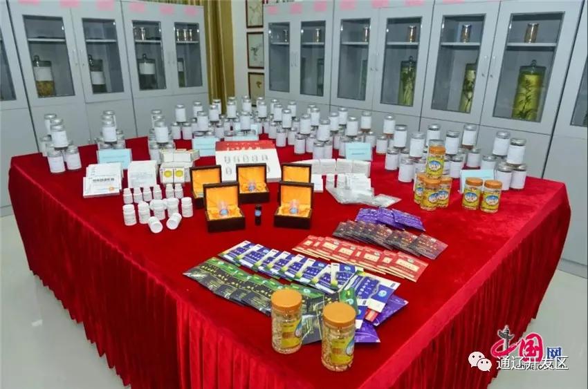 做蒙药产业的护航者——记自治区优秀*产党共**员邢界红