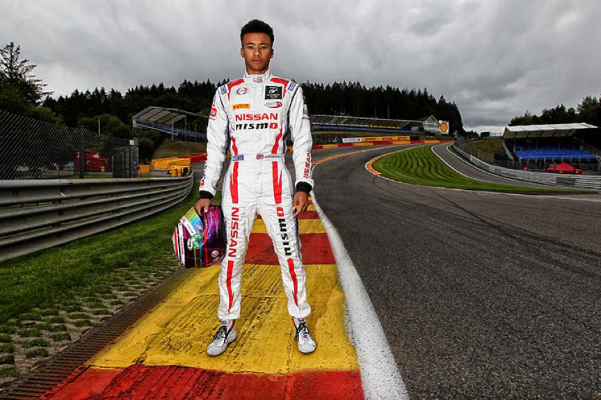 玩赛车、当赛车手真有这么贵吗？他们花2000块做到了