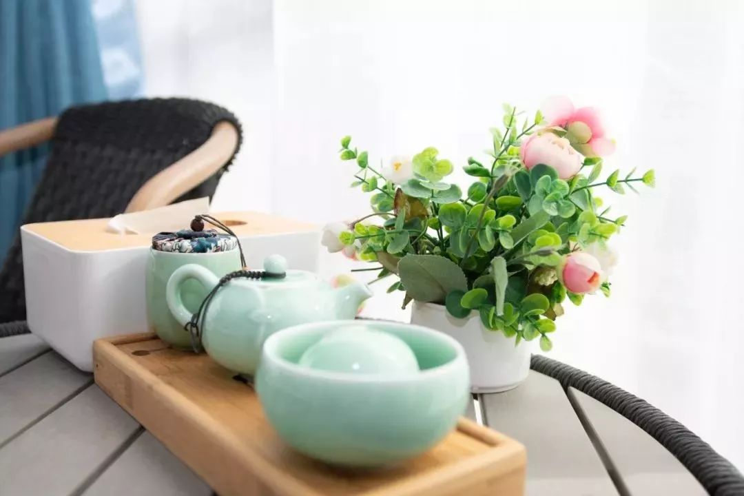 逃离城市躲进山野享受冬日暖阳,安静而美丽的渔村