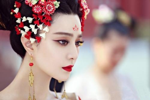 有哪些眼型的女生颜值都不低,桃花眼丹凤眼狐狸眼柳叶眼区别