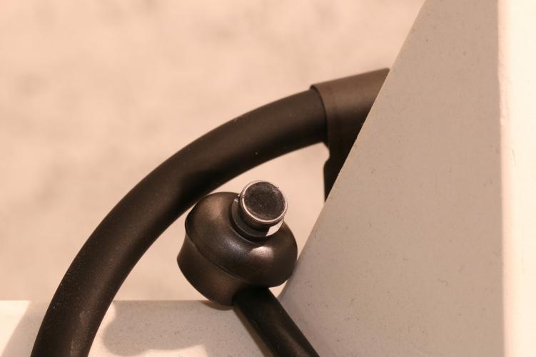 运动时怎么可以没有音乐！iquaG38耳机颜值和音质就很不错