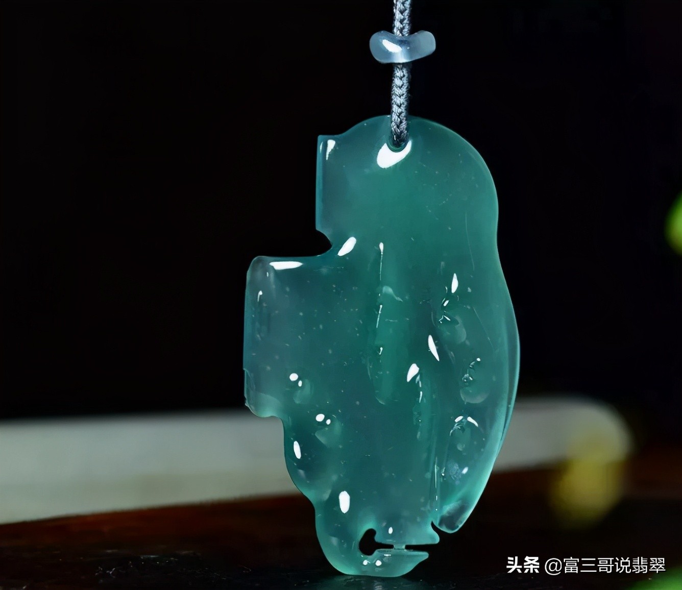 翡翠蓝水料和危地马拉料区别,行家翡翠价格辨识