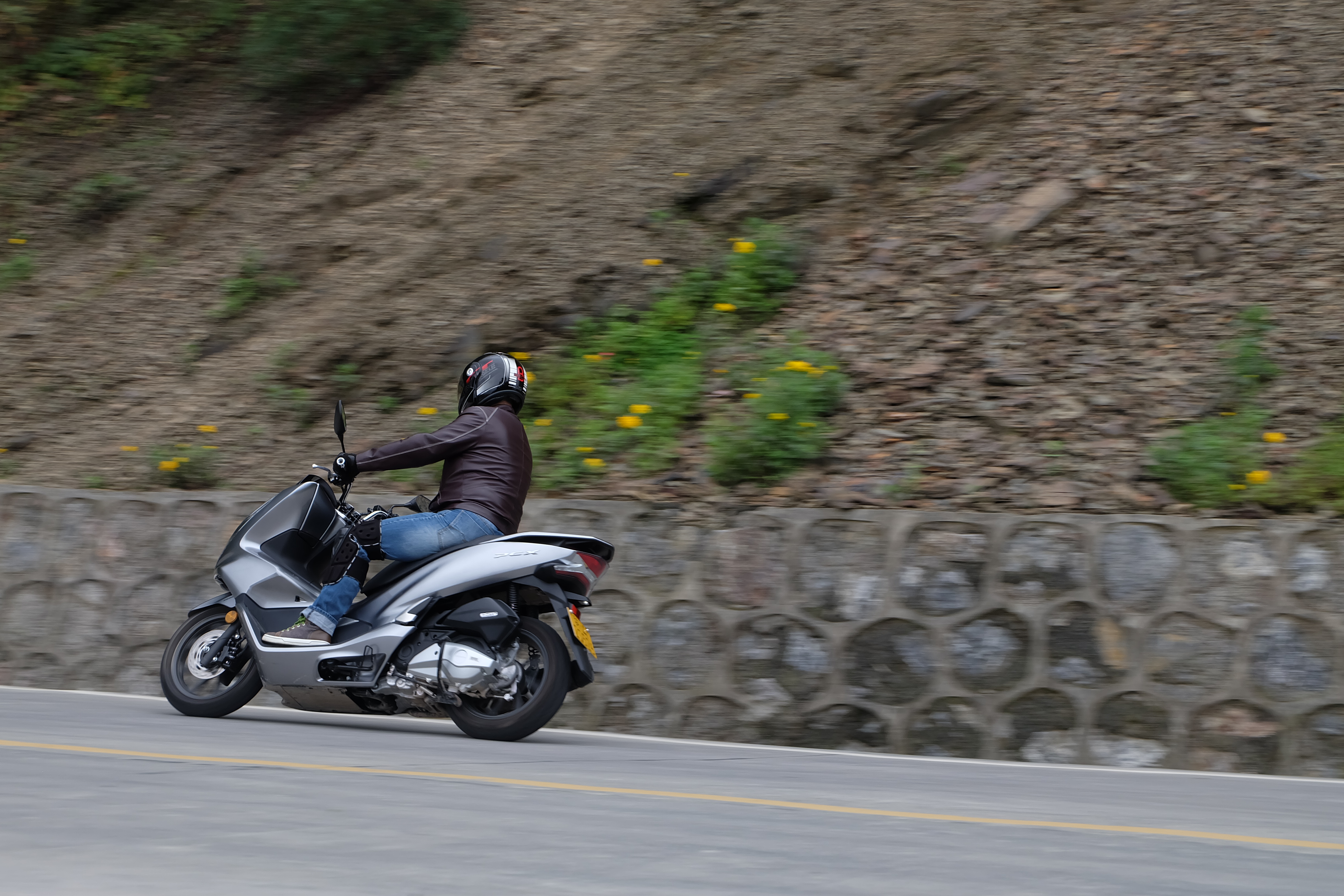 五羊本田pcx160自驾游,长阳五羊本田