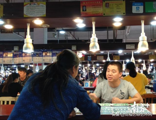 弄碎翡翠被索赔三万多后续,翡翠不小心摔坏了怎么处理