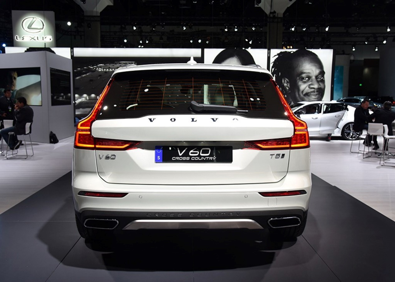 全新沃尔沃v60实拍图曝光,全新沃尔沃v60曝光