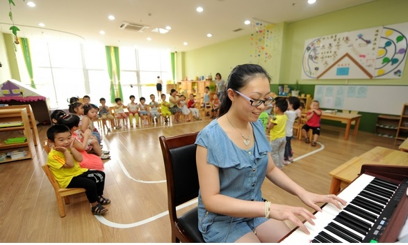 如何当好一名优秀的幼儿教师,怎样做一名优秀的幼儿教师演讲