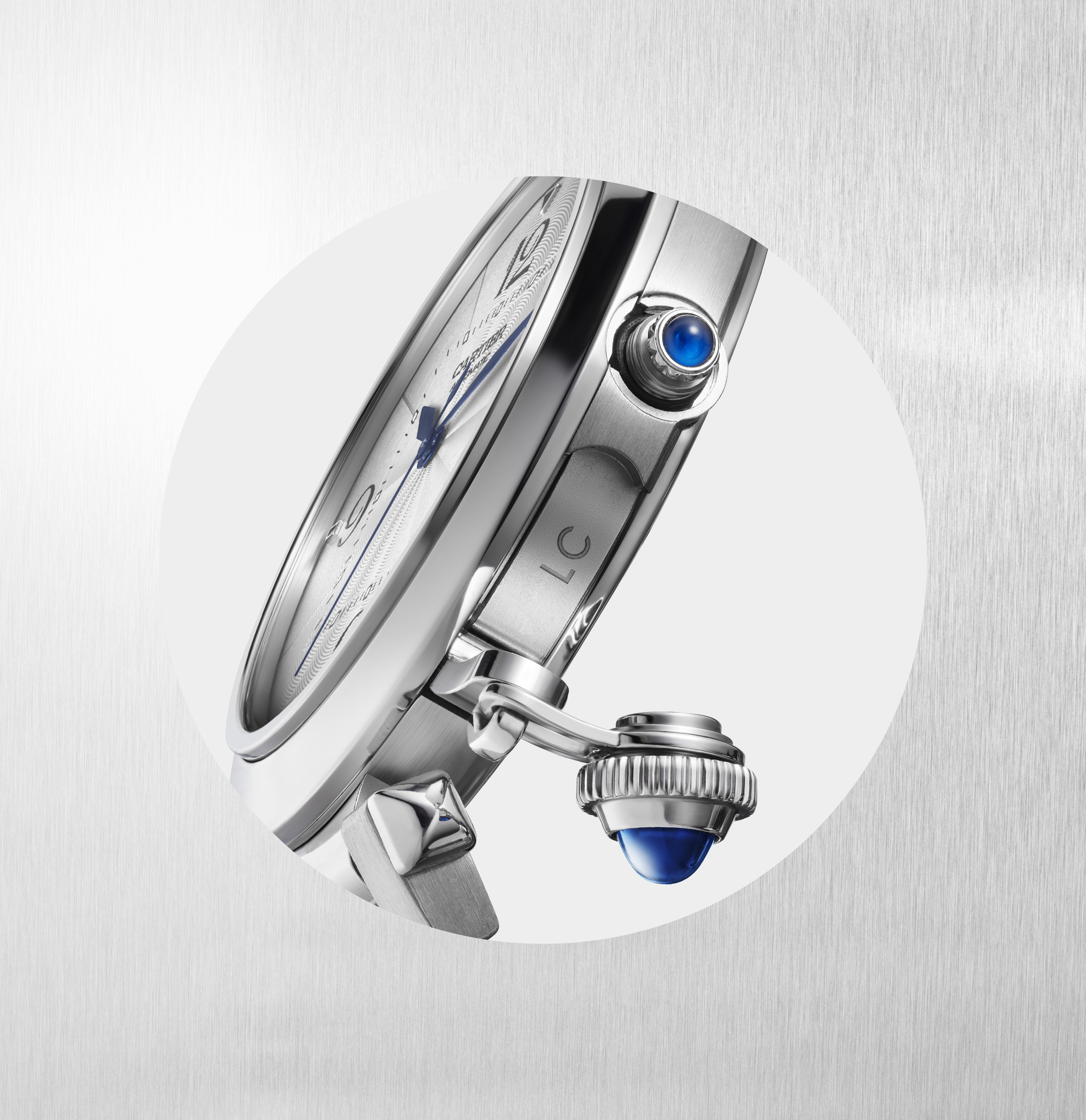 卡地亚暖心礼宠他与她期间限定红盒烫印服务秀个人风格