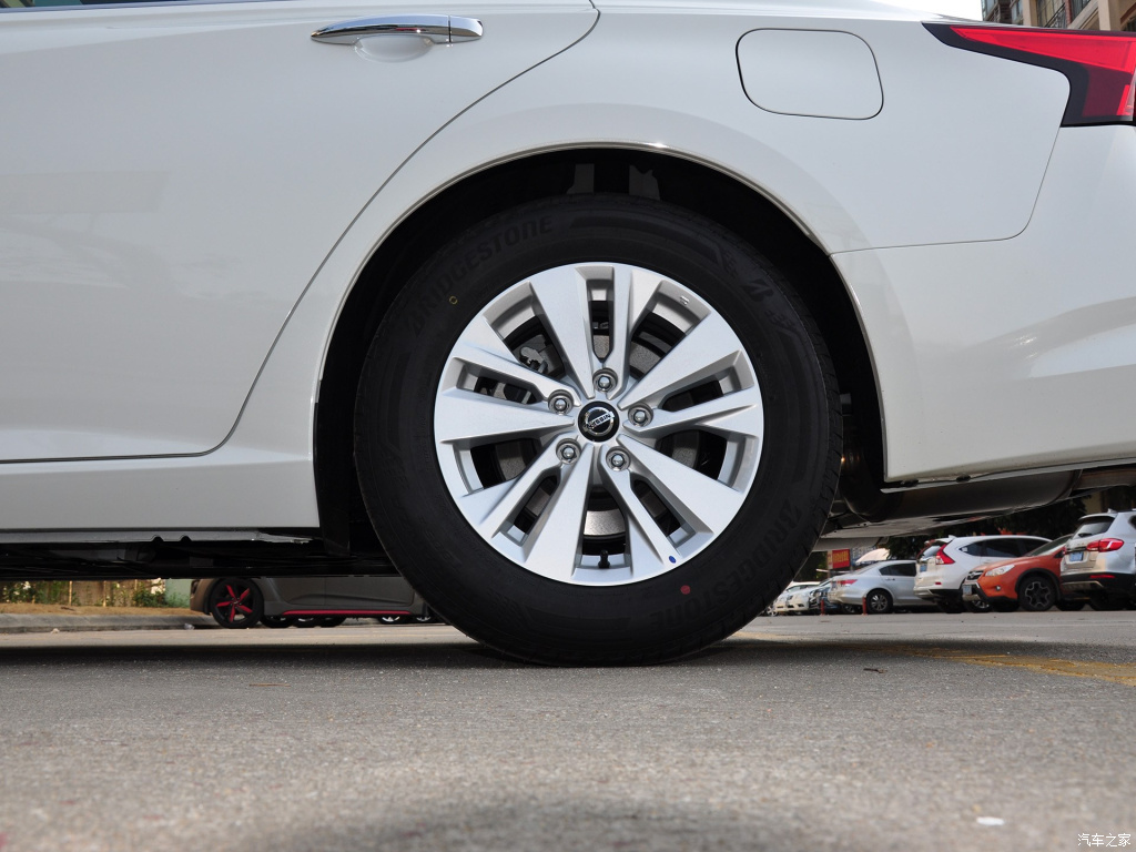 2020日产天籁altima极限测试,文武双全的日产天籁altima