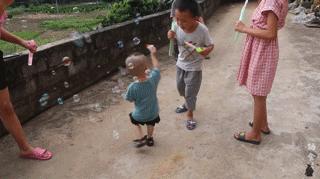 近日李子柒视频走红,李子柒爷爷最火视频