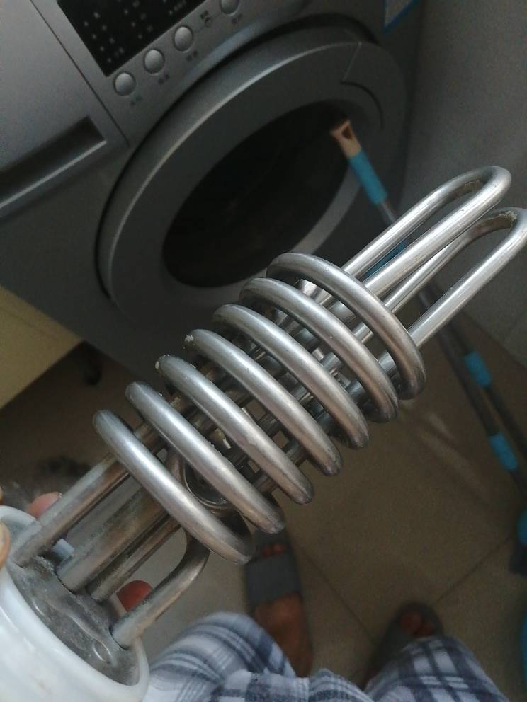 奥特朗储水式电热水器镁棒拆解,奥特朗hdsf402-55更换镁棒流程