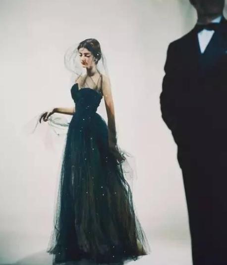 92岁银发超模图片,世界上最老超模97岁开始大红大紫