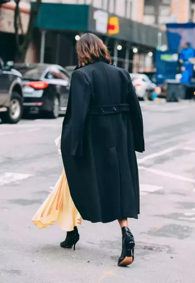 黑色呢子大衣粘毛起球处理多少钱,大衣粘毛怎么办教你一招巧除毛絮