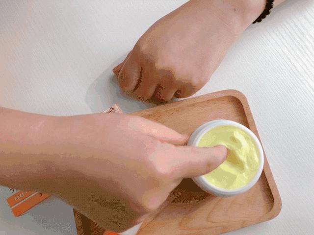 片仔癀紧致抗皱补水提亮水乳,片仔癀适合干性皮肤的面霜