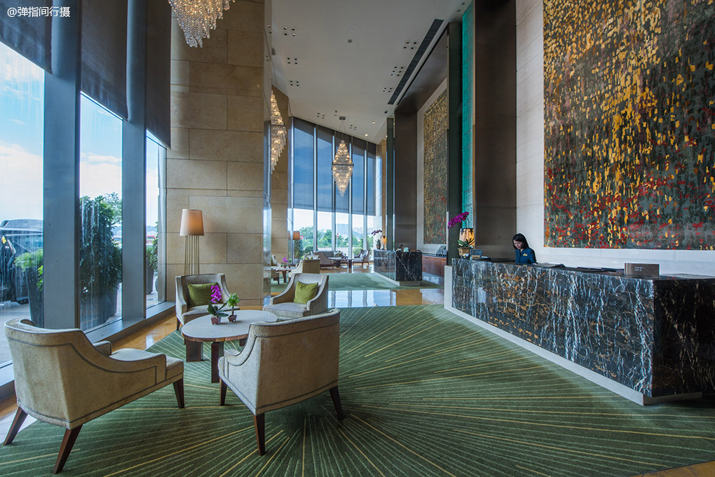 细品光彩琉璃中的东方韵味，澳门旅居的奢雅华贵尽汇于此