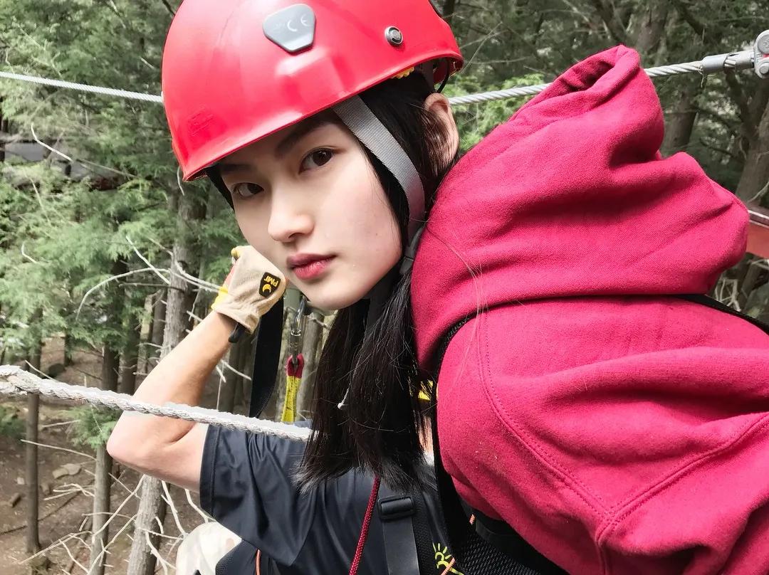 刘雯贺聪巴黎时装周完整版,巴黎时装秀贺聪