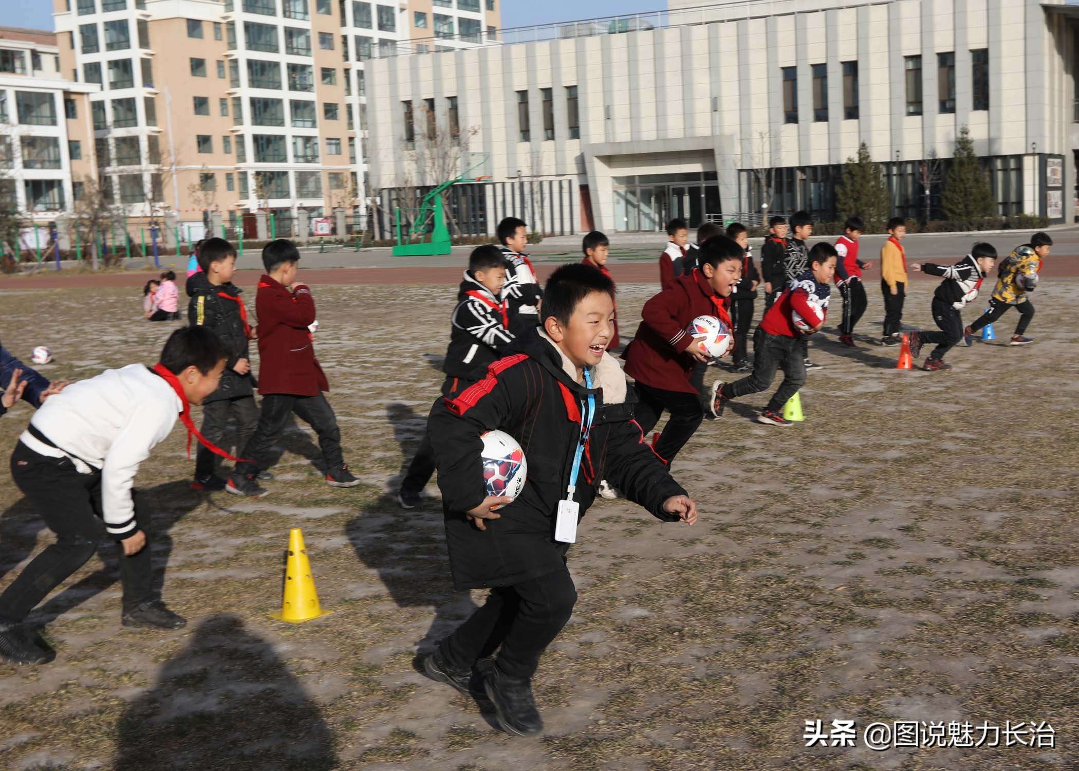 山西省足球公益培训,足球公益活动助力青训