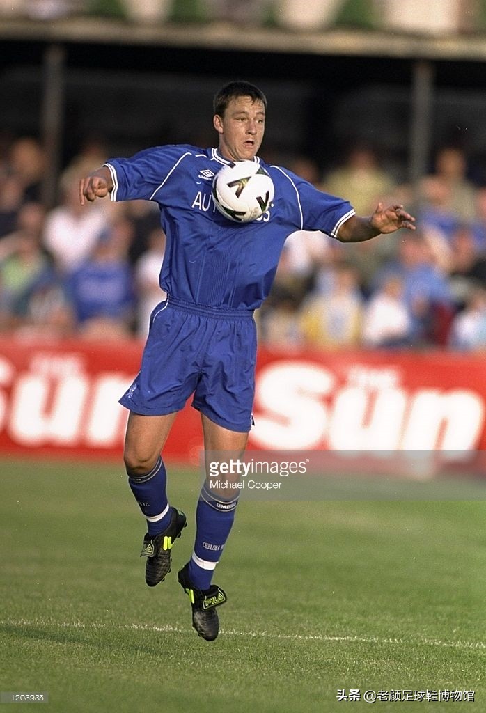 被足球做空的意大利品牌,却给了韩国人和安踏发财的机会