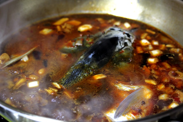 第一美食鱼头泡饼,北京特色菜鱼头泡饼