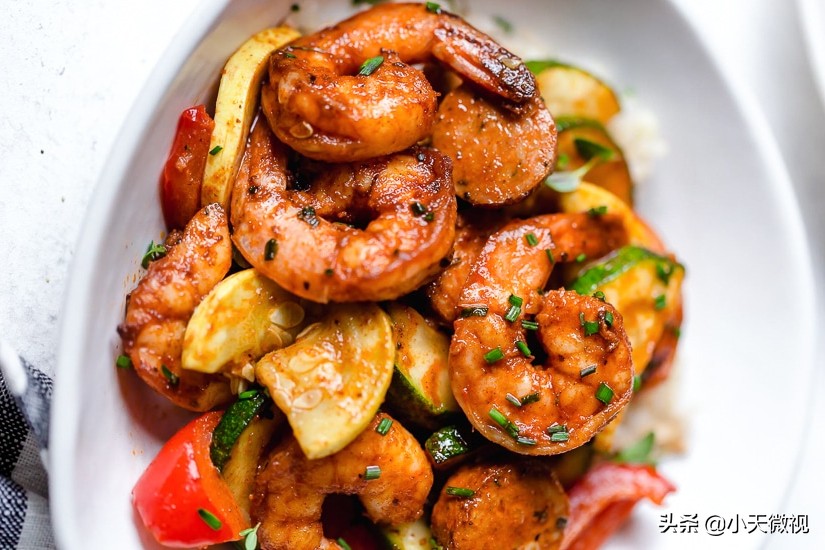 燃气灶台面太热怎么办,燃气灶做菜时面板很热