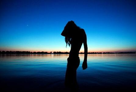 经常容易不开心是抑郁症吗,经常烦恼沮丧和闷闷不乐的人