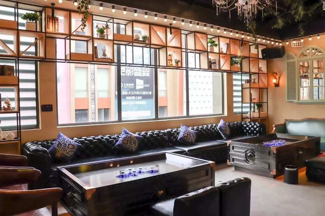 清远地标级KTV，坐拥网红时光隧道，还把热带雨林搬了过来