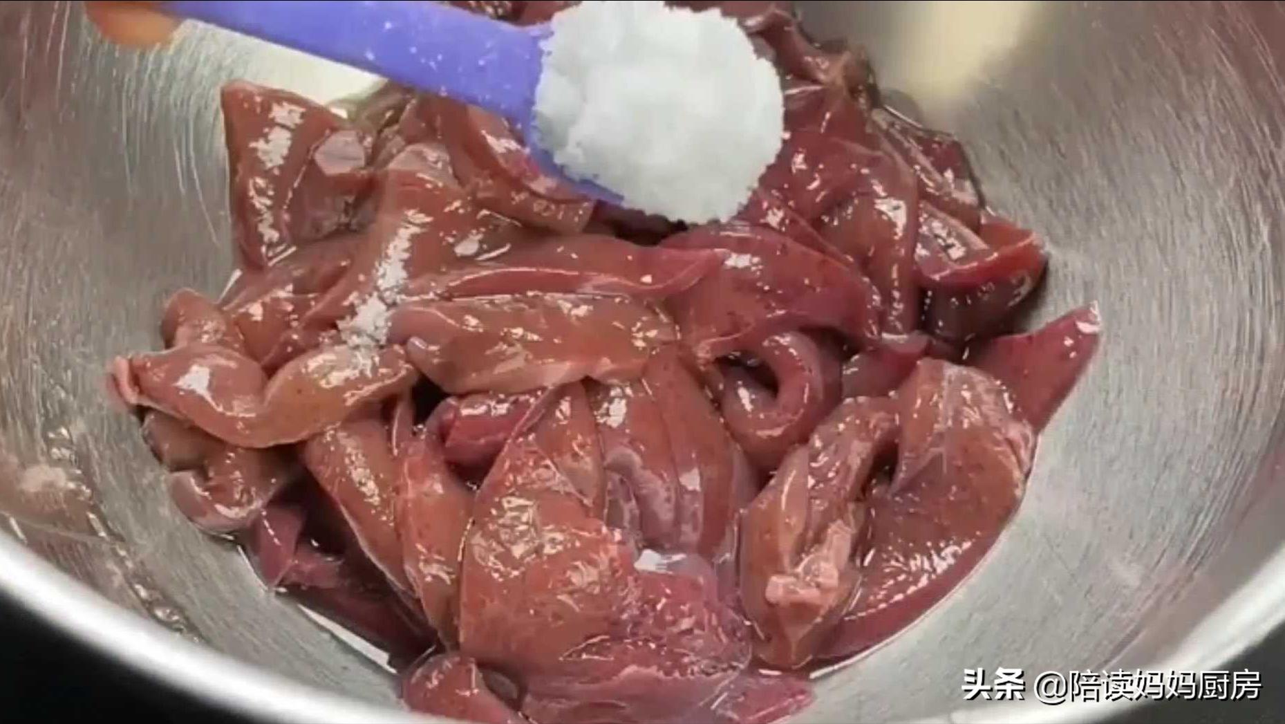 猪肝怎么做不会苦啊,猪肝怎么做才不用淀粉