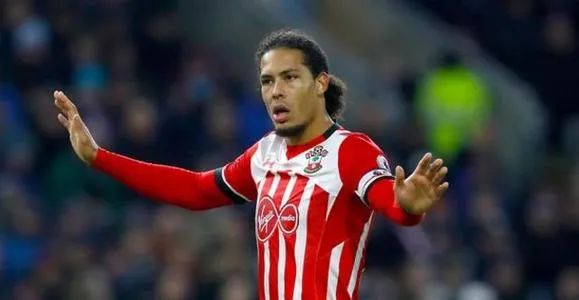 范戴克飞铲被队长教训,范戴克洗碗工客家人