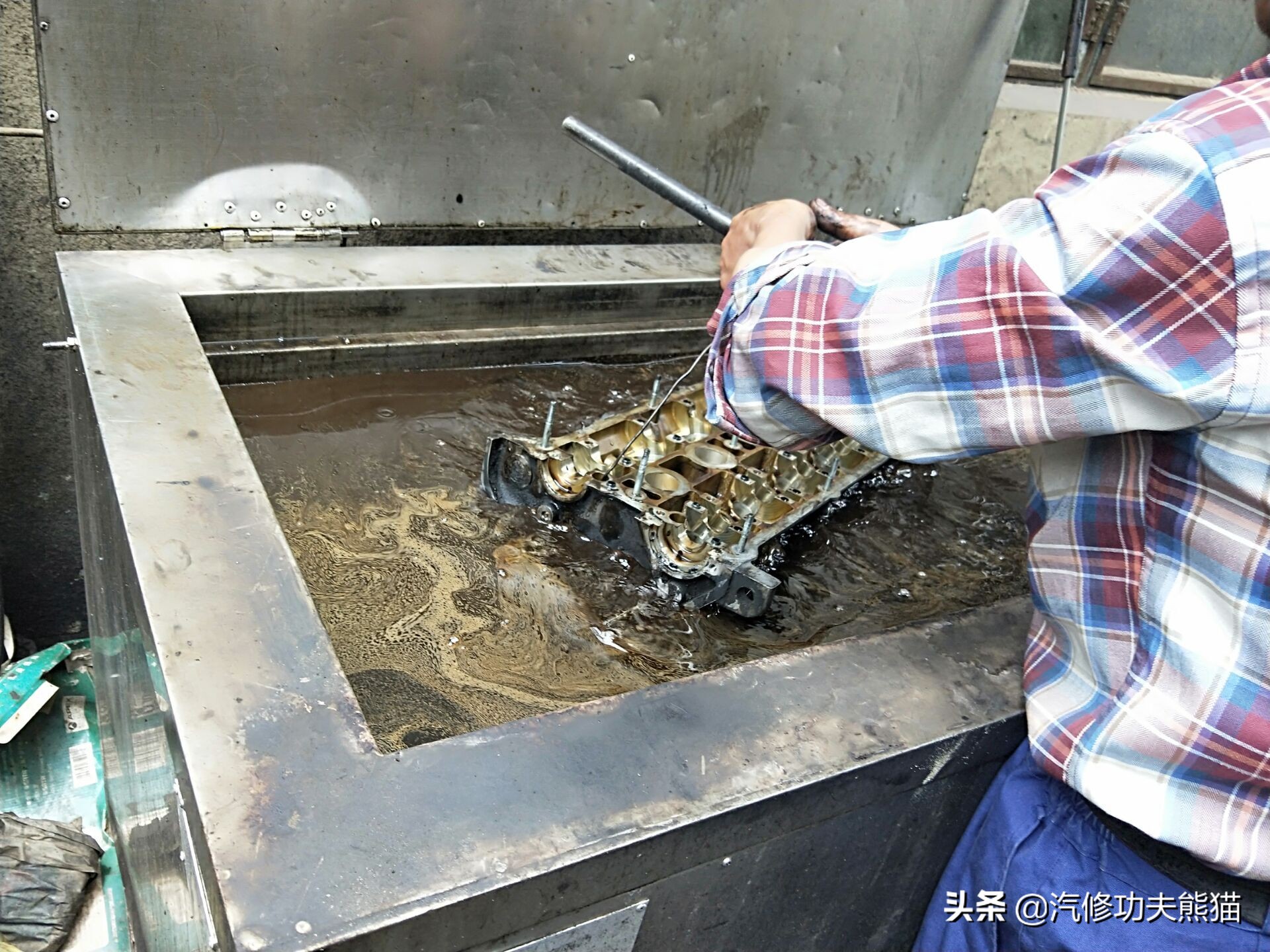 奥迪a61.8发动机大修费用,老款奥迪a6六缸发动机大修全过程