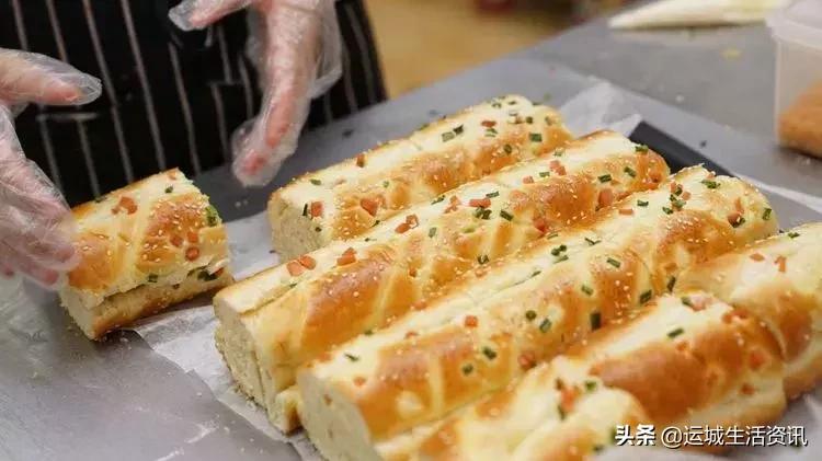 市民排队免费吃蛋糕：运城天鹅湾“生日颂烘焙”开业大酬宾