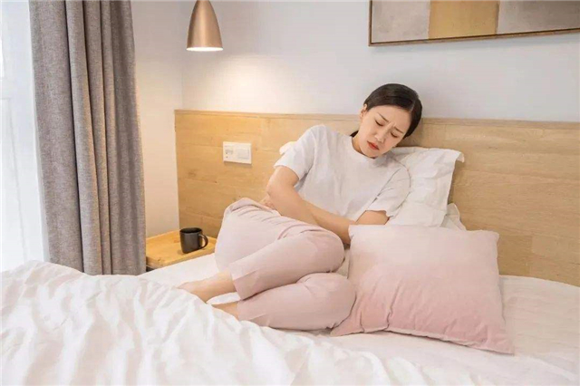 怀孕最快几天出现反应,怀孕最短多少天有反应