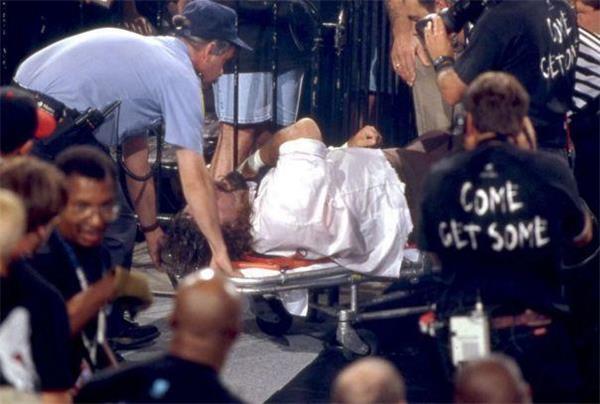 被对手电晕，踢断脖子，差点摔死，WWE也有动真格的时候