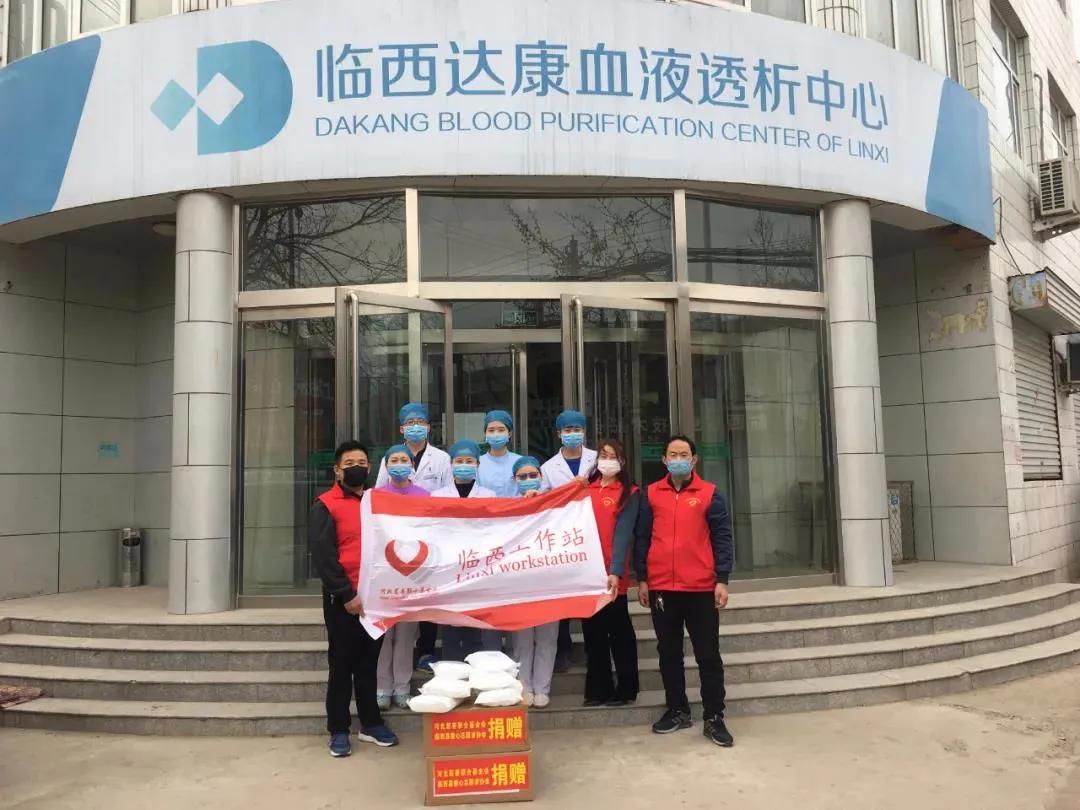 防控疫情爱心捐款新闻报道,致敬抗疫一线志愿者们