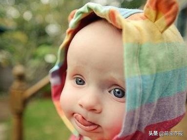 为什么宝宝半夜睡觉总是哭闹,宝宝醒着总是哭闹怎么回事