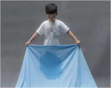 孩子8岁了还尿床，是遗尿症吗？儿科医生来告诉您！