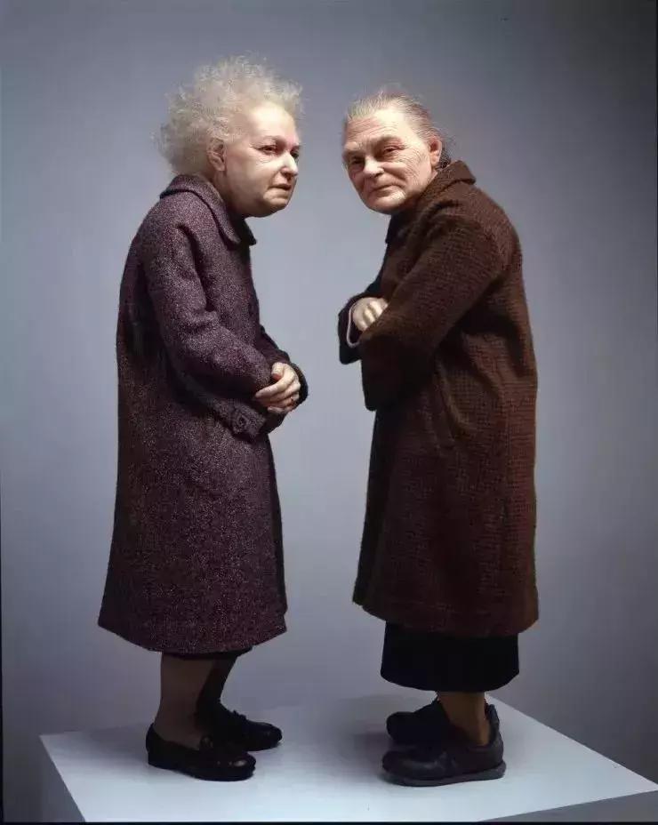 令人难以置信的活雕塑,逼真人脸雕塑视频