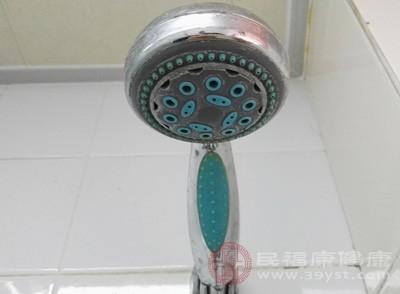 怎么预防夏季皮肤问题,如何解决夏季皮肤问题呢