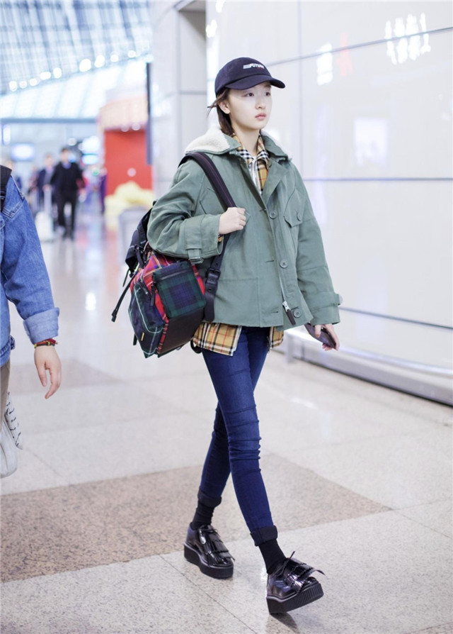 小个子女生不适合穿哪几种裤子,小个子女生别轻易尝试这4种搭配