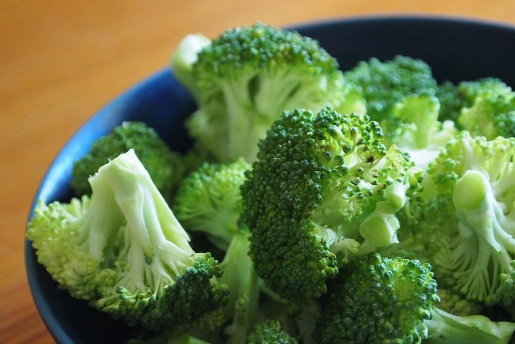 西兰花里有好多虫和虫卵还能吃吗,长期吃了西兰花上面的虫卵怎么办