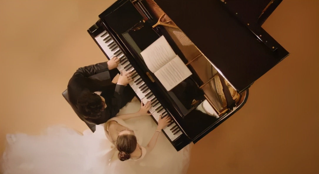 结婚视频新娘出场,户外创意新娘出场方式