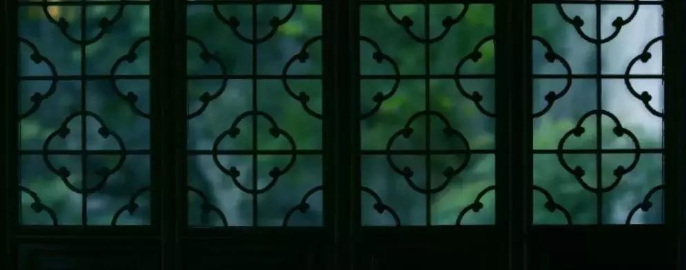 一日慎独则心安日日精进,日日精进人生