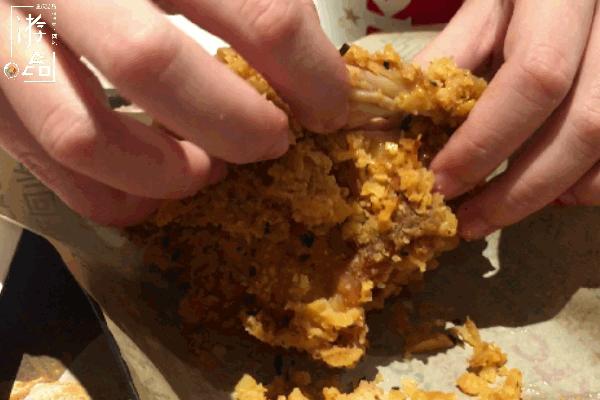 kfc新品汉堡带薯条,kfc香辣鸡腿堡和薯条