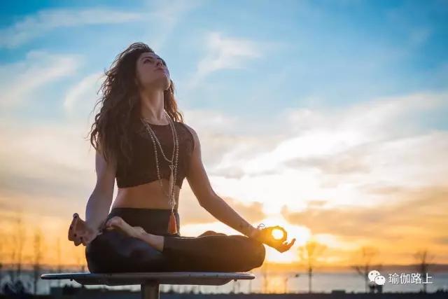 5个技巧让瑜伽体式练习,变成动态的冥想