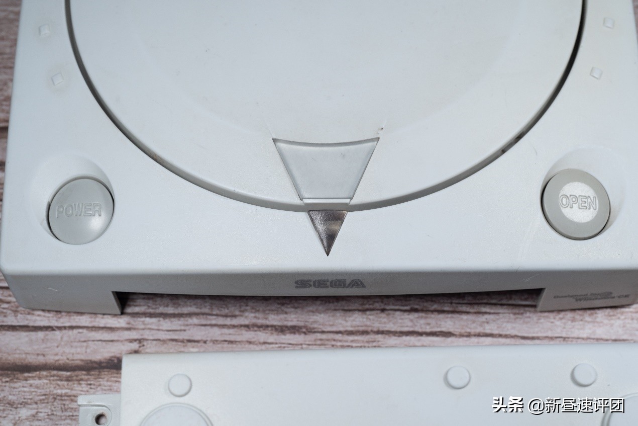 翻新修复DreamCast游戏机：好端端的产品，差点让公司倒闭