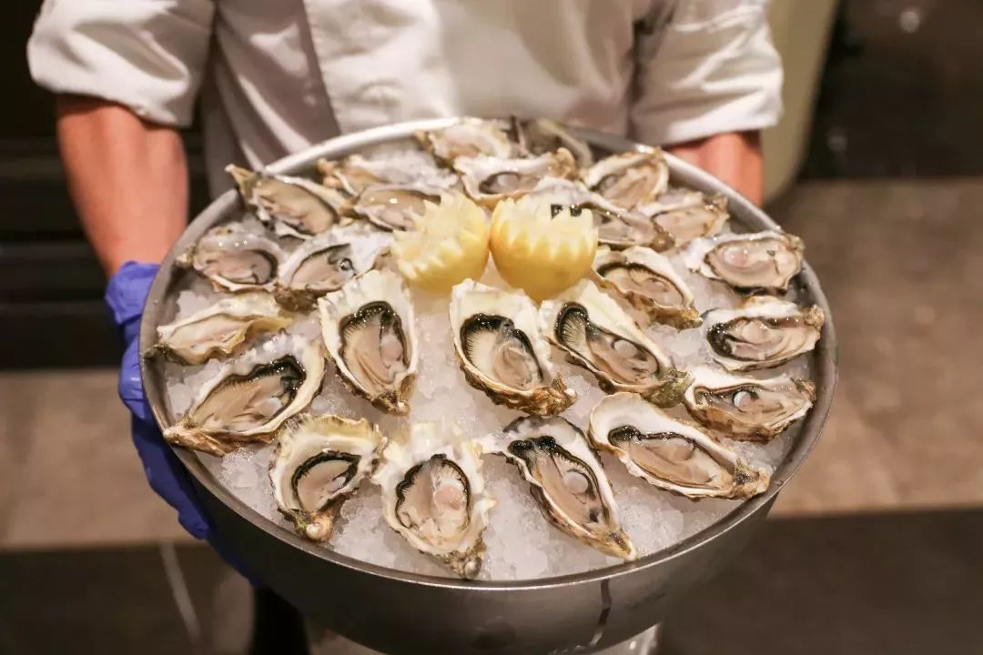 坐拥500万英镑艺术品!自助晚餐云集4家餐厅精华菜!