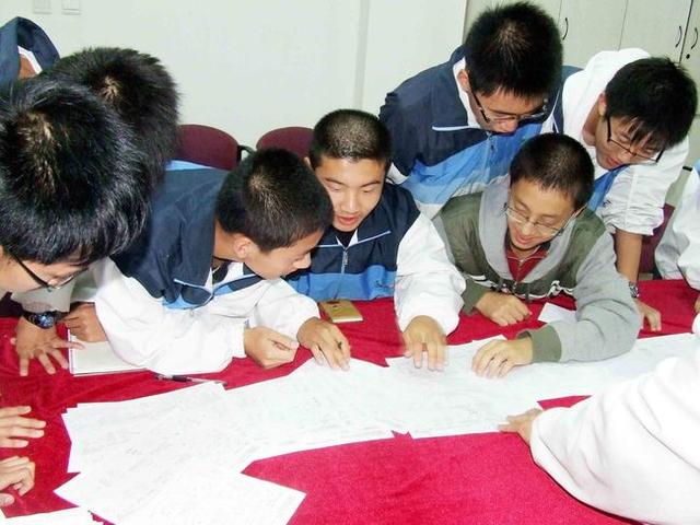 高一孩子消极到底应该怎么办,初中孩子偷懒厌学应该说什么